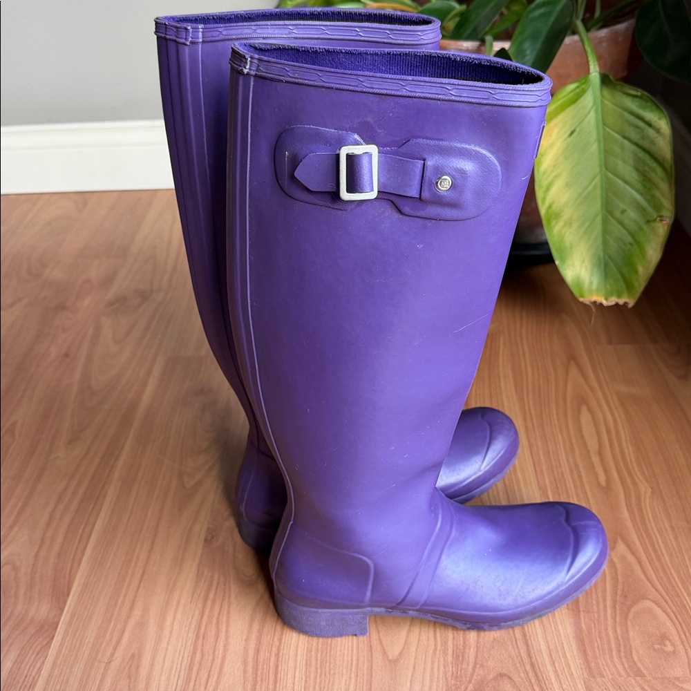Hunter Women's Vibrant Purple Rain Boots - Picture 4 of 7